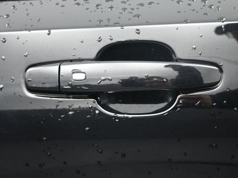 Used 2024 GMC Terrain SLT image 7