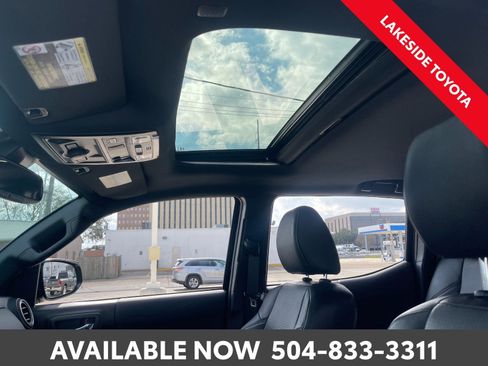 Used 2023 Toyota Tacoma TRD Off-Road image 23