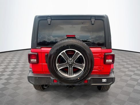 Used 2023 Jeep Wrangler Unlimited Sahara AWD/4WD image 7
