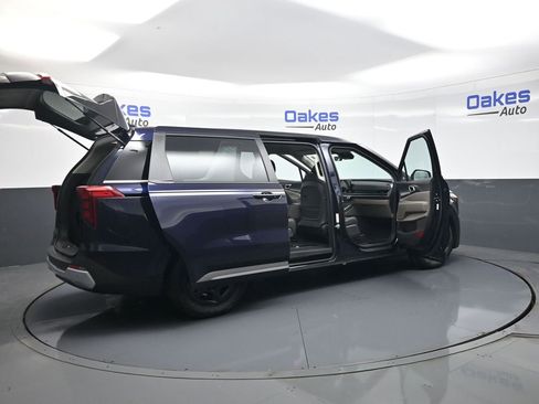 New 2026 Kia Carnival FWD image 54
