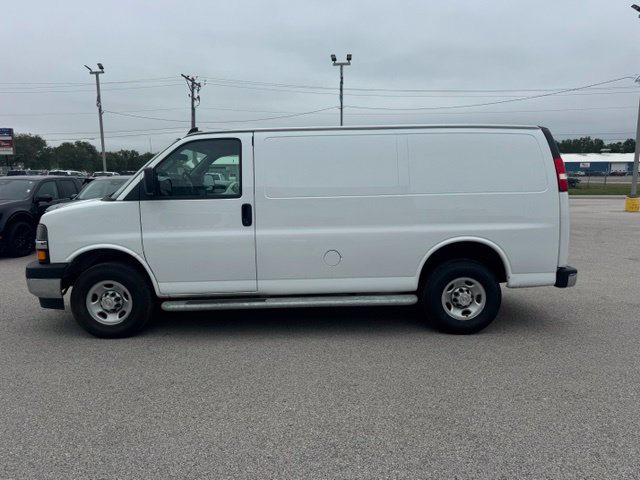 Used 2024 Chevrolet Express 2500 w/ Driver Convenience Package RWD image 2