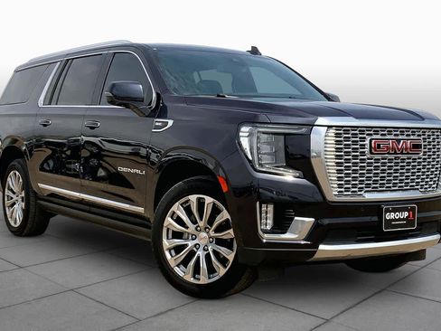 Used 2023 GMC Yukon XL Denali AWD/4WD image 2