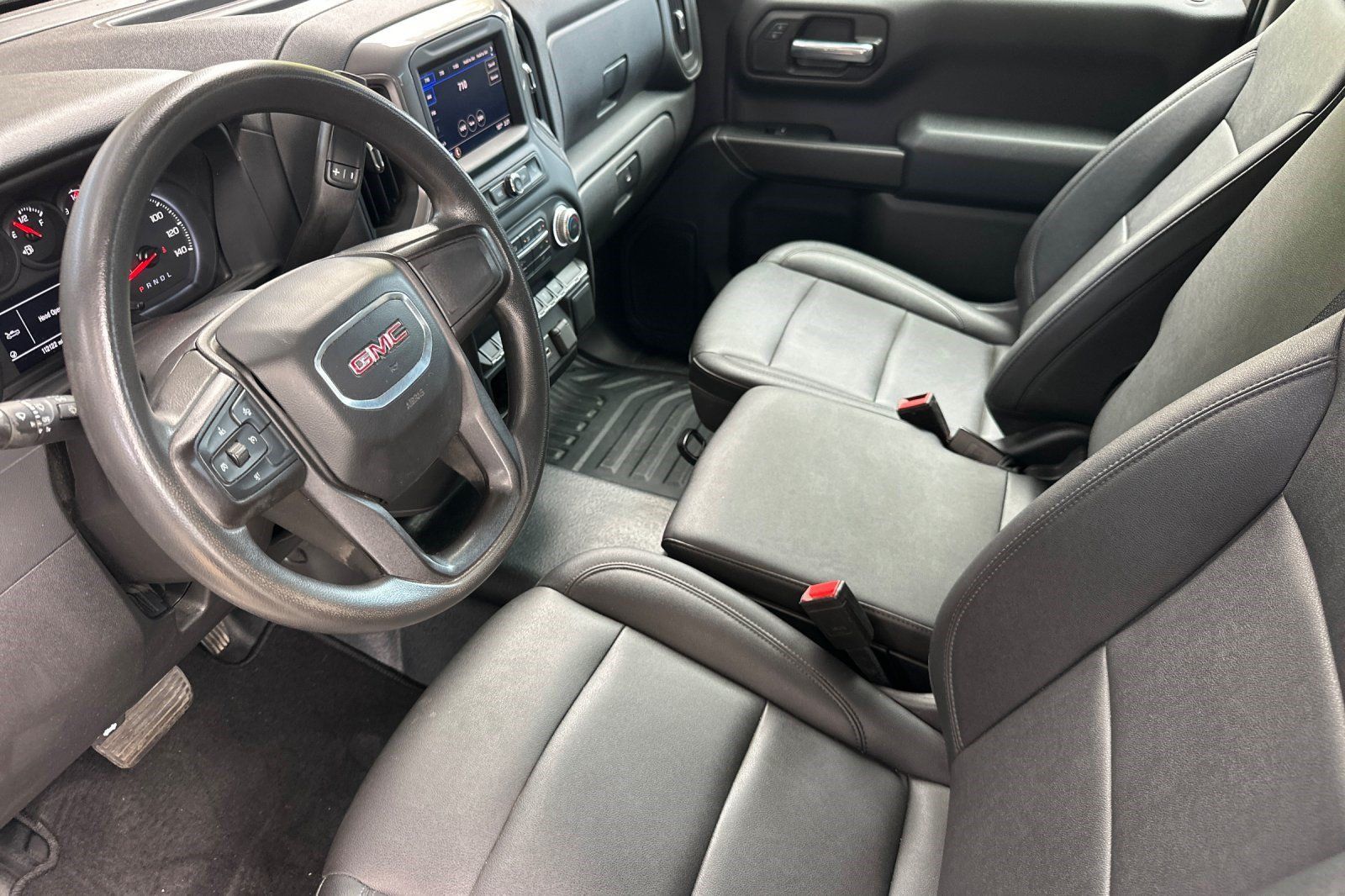 Used 2022 GMC Sierra 1500 Pro w/ Convenience Package RWD image 4