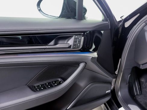 New 2025 Porsche Panamera 4 image 19