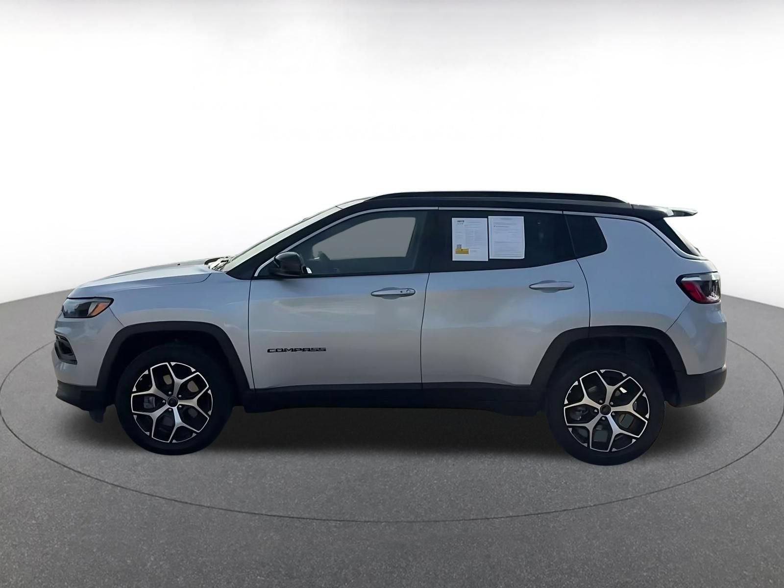 Used 2025 Jeep Compass Limited AWD/4WD image 8