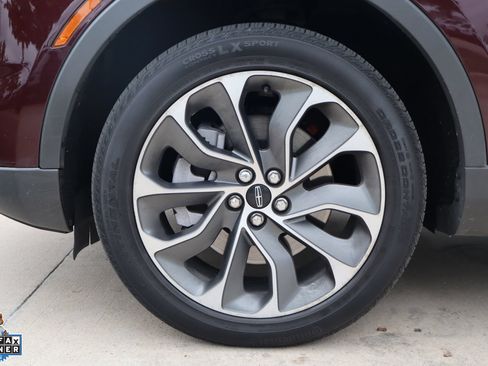 Used 2023 Lincoln Nautilus Reserve AWD/4WD image 10