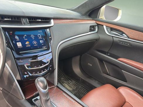 Used 2015 Cadillac XTS Premium image 24