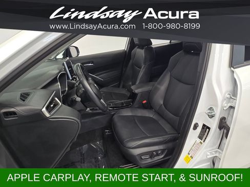 Used 2023 Toyota Corolla Cross XLE w/ Convenience Package AWD/4WD image 13