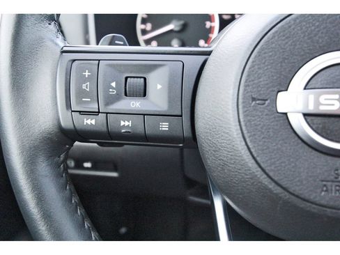 Used 2024 Nissan Rogue SV w/ SV Premium Package FWD image 18