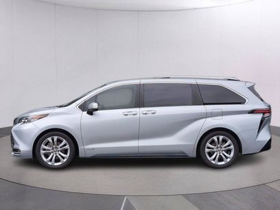 Used 2021 Toyota Sienna Platinum
