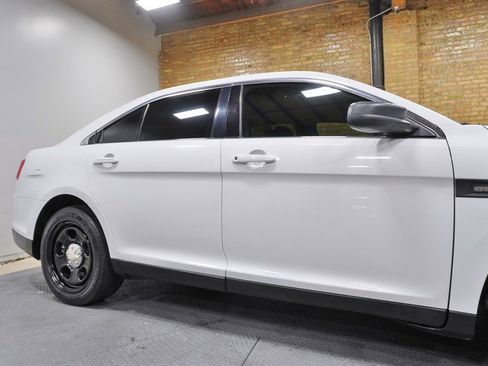 Used 2014 Ford Taurus Police Interceptor AWD image 9