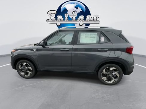 New 2025 Hyundai Venue SEL image 6