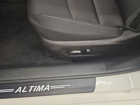 Used 2024 Nissan Altima 2.5 SV FWD image 33