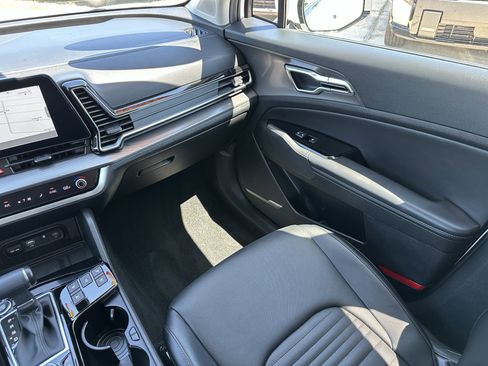 Used 2024 Kia Sportage SX image 16