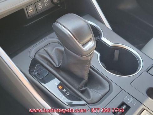 Used 2023 Toyota Highlander XLE AWD/4WD image 27
