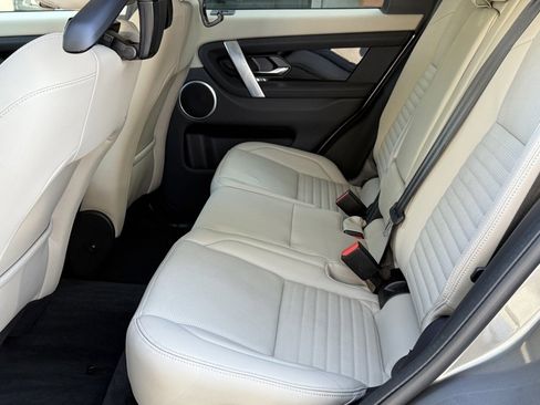 Used 2023 Land Rover Discovery Sport S image 29