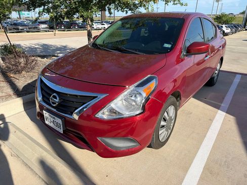 Used 2019 Nissan Versa SV FWD image 7