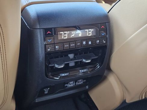 Used 2023 Jeep Grand Cherokee L Summit AWD/4WD image 18