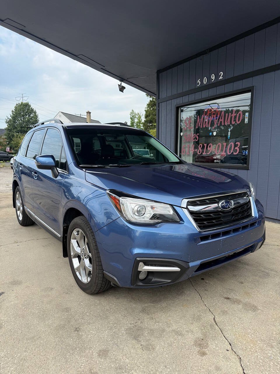 Used 2018 Subaru Forester 2.5i Touring AWD/4WD image 1