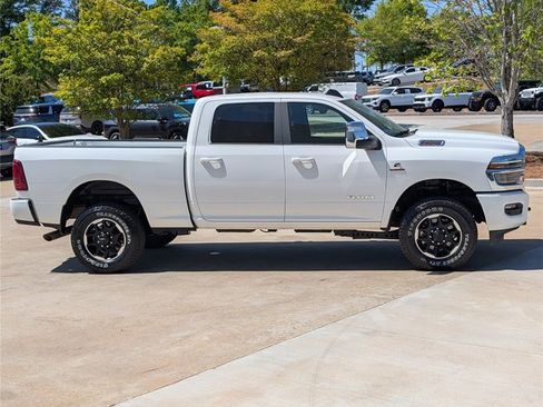 Used 2026 RAM 2500 Laramie AWD/4WD image 6
