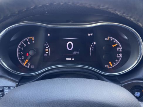 Used 2017 Jeep Grand Cherokee Laredo w/ Quick Order Package 2BE image 13