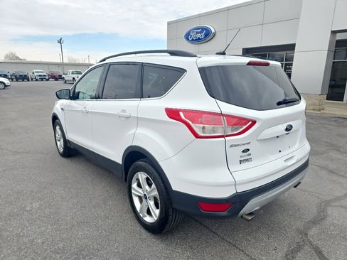 Used 2015 Ford Escape SE w/ Equipment Group 201A image 8