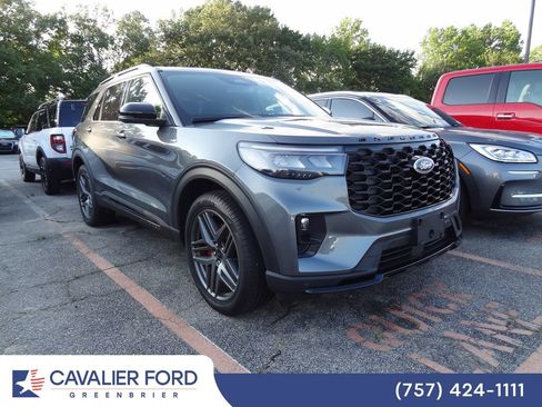 Used 2026 Ford Explorer ST-Line w/ ST-Line Street Pack AWD/4WD image 1