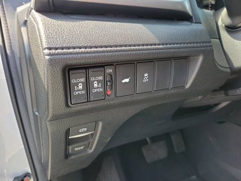 Used 2025 Honda Odyssey EX-L image 19