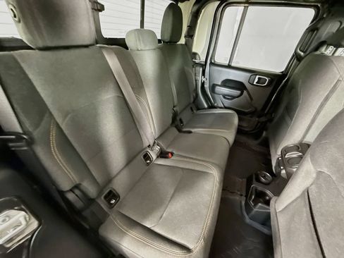Used 2024 Jeep Gladiator Sport AWD/4WD image 25