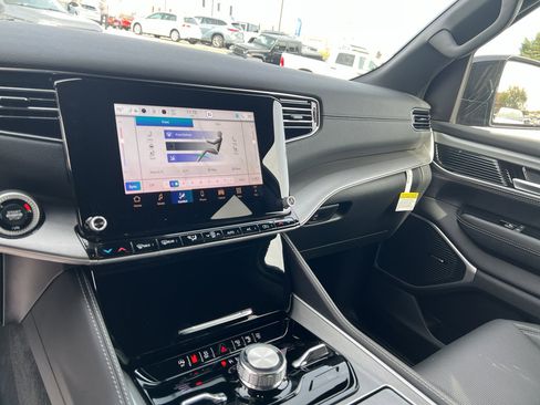 New 2025 Jeep Wagoneer Series II image 11