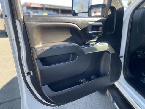 Used 2019 Chevrolet Silverado 2500 LT image 21