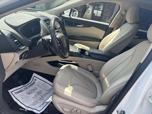 Used 2020 Lincoln Nautilus Reserve FWD image 12