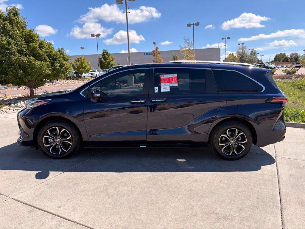 Used 2026 Toyota Sienna Platinum AWD/4WD image 4