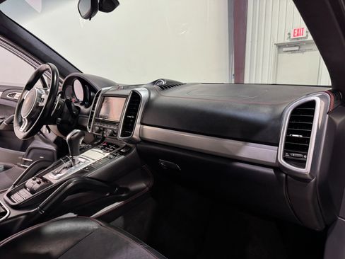 Used 2013 Porsche Cayenne GTS image 10