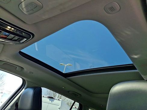 Used 2022 Jeep Grand Cherokee L Limited image 15