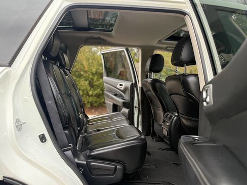Used 2017 Nissan Pathfinder SL w/ SL Premium Package image 23