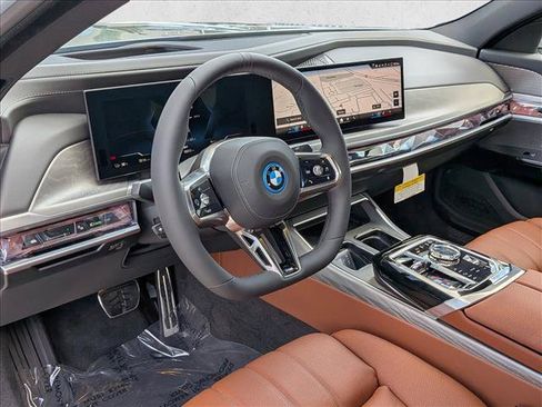 Used 2026 BMW i7 xDrive60 w/ Executive Package AWD/4WD image 3