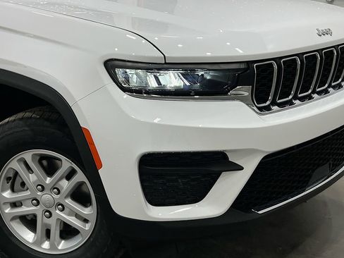 New 2025 Jeep Grand Cherokee Laredo w/ Luxury Tech Group I image 42