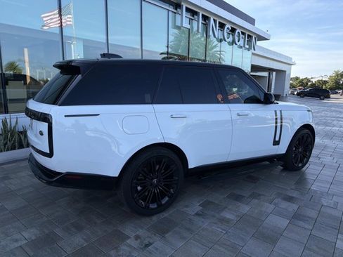 Used 2023 Land Rover Range Rover SE AWD/4WD image 2
