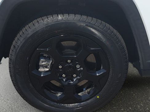 Used 2023 Jeep Compass Trailhawk AWD/4WD image 30