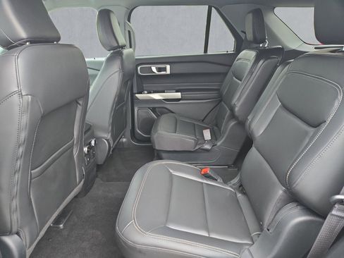 Used 2023 Ford Explorer XLT w/ Equipment Group 202A AWD/4WD image 23