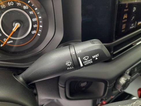 Used 2026 Jeep Gladiator Mojave AWD/4WD image 17