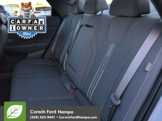 Used 2025 Hyundai Elantra SEL FWD image 24