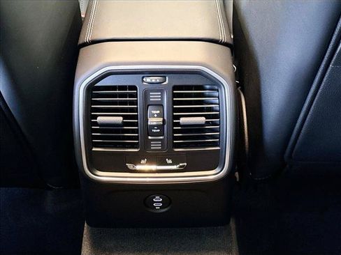 Used 2026 Porsche Macan AWD/4WD image 21