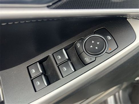 Used 2022 Ford Explorer XLT image 24