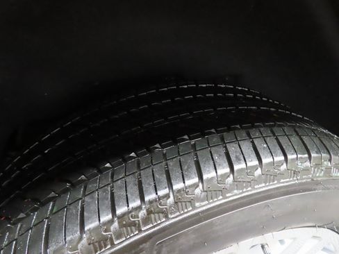 Used 2024 GMC Yukon XL Denali image 36