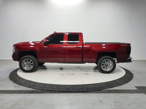 Used 2017 Chevrolet Silverado 1500 LT w/ All Star Edition AWD/4WD image 4