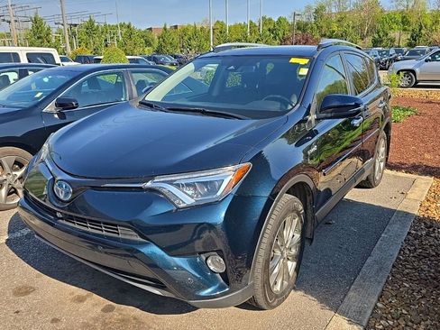 Used 2018 Toyota RAV4 Limited w/ Advanced Technology Package image 2