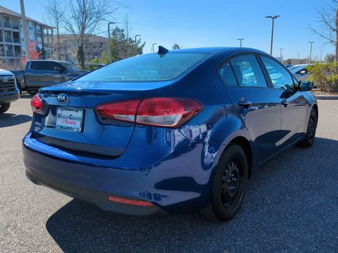 Used 2017 Kia Forte LX image 6