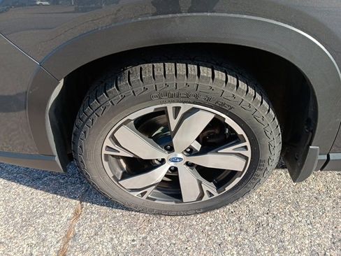 Used 2021 Subaru Forester Touring image 5